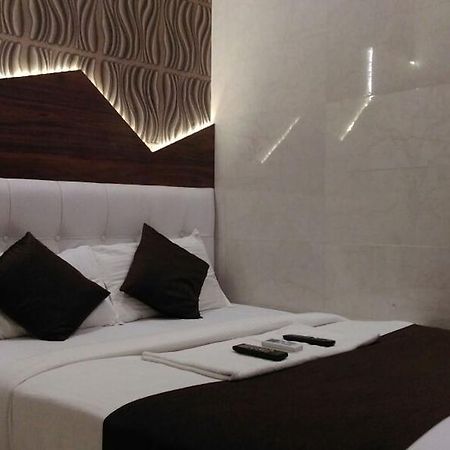 Hotel Palace Residency Mumbai  Buitenkant foto