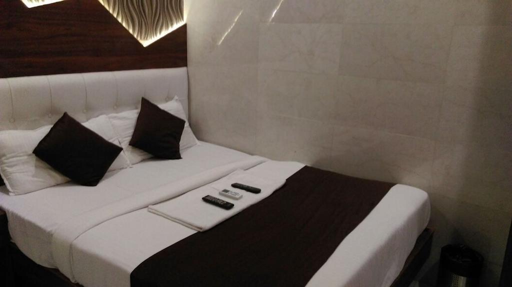 Hotel Palace Residency Mumbai  Buitenkant foto